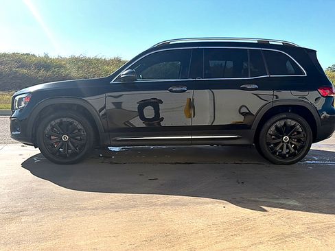Used 2021 Mercedes-Benz GLB 250 image 4
