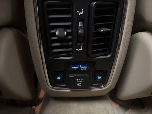 Used 2017 Jeep Grand Cherokee Overland w/ Jeep Active Safety Group image 27