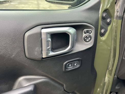 Used 2023 Jeep Wrangler Unlimited w/ Cold Weather Group image 25