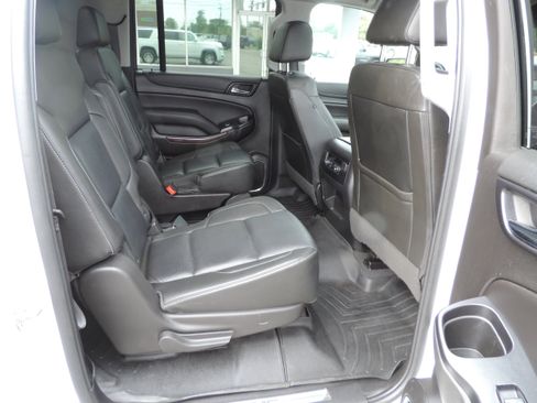 Used 2019 GMC Yukon XL SLT image 19