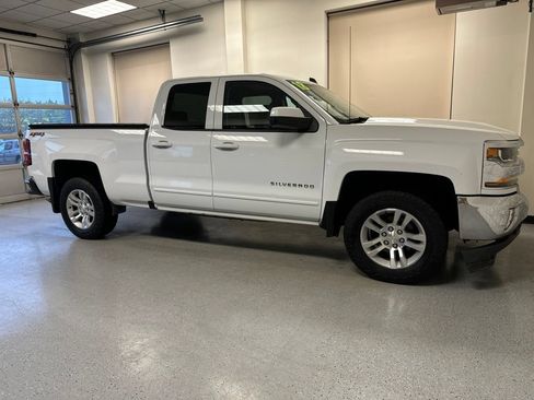 Used 2018 Chevrolet Silverado 1500 LT w/ All Star Edition AWD/4WD image 23