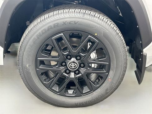 New 2026 Toyota Tundra Limited image 9