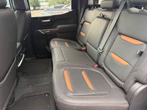 Used 2022 GMC Sierra 1500 AT4 w/ AT4 Premium Package AWD/4WD image 17