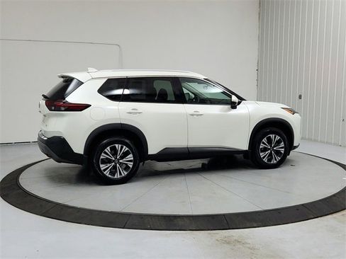 Used 2021 Nissan Rogue SV w/ Premium Package image 7