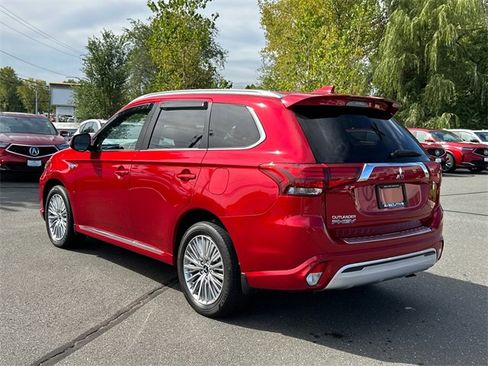 Used 2022 Mitsubishi Outlander GT image 2