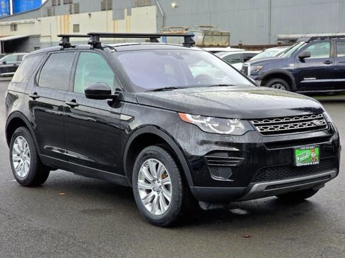 Used 2017 Land Rover Discovery Sport SE image 1