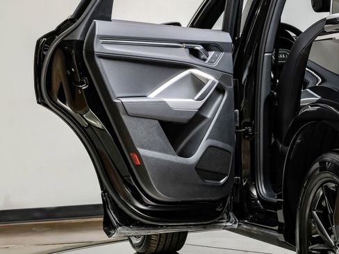 Used 2025 Audi Q3 2.0T Premium image 46