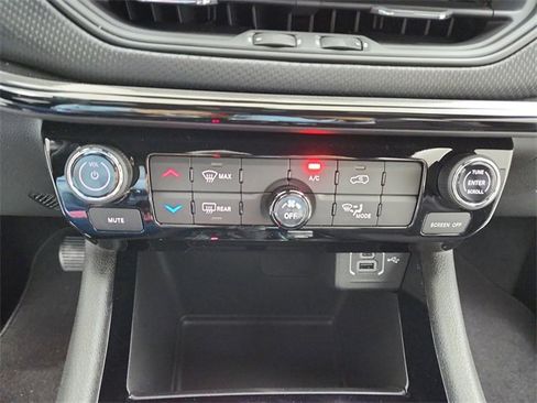 New 2026 Jeep Compass Latitude image 28