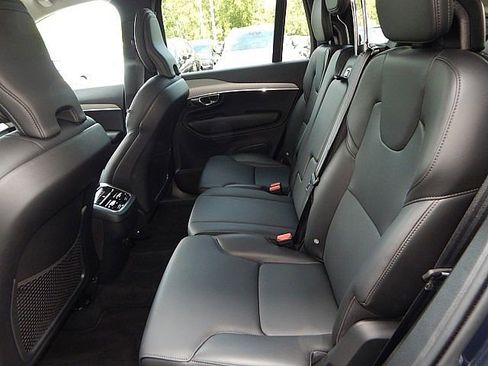 Certified 2025 Volvo XC90 B5 Core image 14