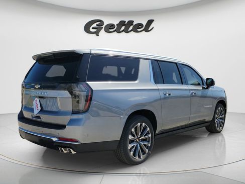 New 2026 Chevrolet Suburban High Country AWD/4WD image 12