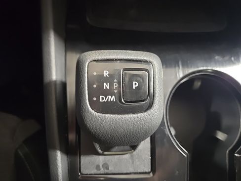 Used 2023 Nissan Rogue SV image 12