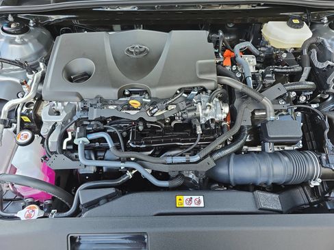 Used 2025 Toyota Camry SE FWD image 29