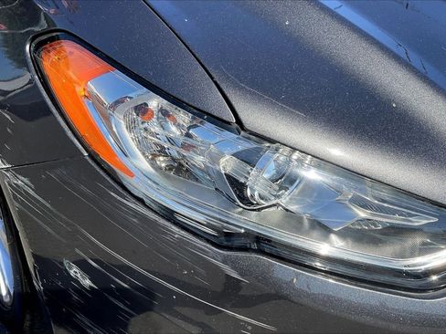Used 2017 Ford Fusion S FWD image 29