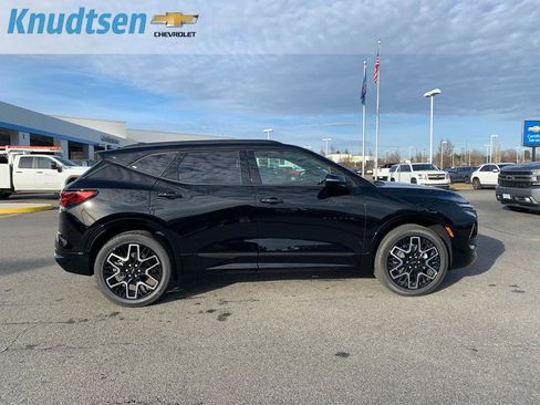 New 2026 Chevrolet Blazer RS w/ LPO, Floor Liner Package AWD/4WD image 8