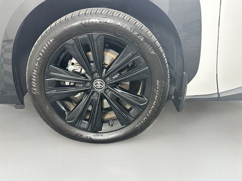 Used 2025 Toyota bZ4X AWD image 11