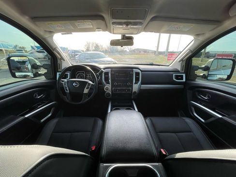 Used 2019 Nissan Titan PRO-4X image 21