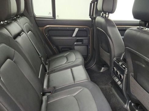 Used 2024 Land Rover Defender 110 X-Dynamic SE image 23