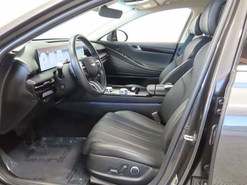 Used 2025 Genesis G80 2.5T image 15