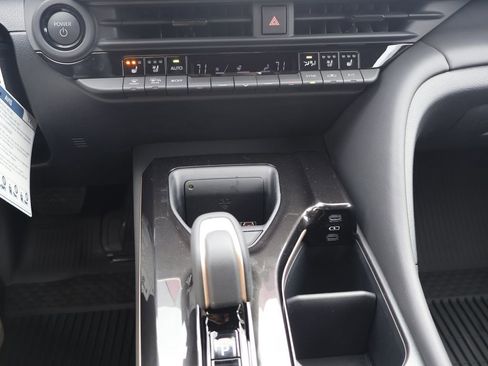 New 2026 Toyota Crown Signia w/ Advanced Technology Package AWD/4WD image 17