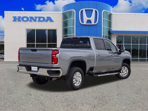 Used 2025 Chevrolet Silverado 2500 LTZ w/ LTZ Convenience Package image 3