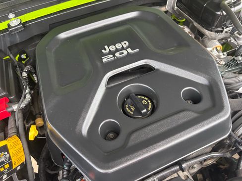 Used 2021 Jeep Wrangler Sport AWD/4WD image 30