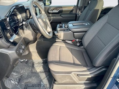 Used 2024 Chevrolet Silverado 2500 LT image 11