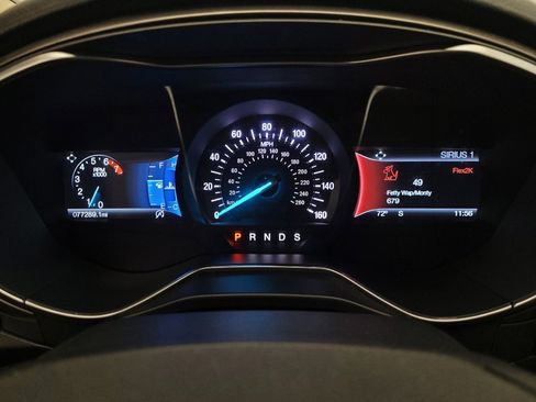 Used 2017 Ford Fusion SE w/ Fusion SE Technology Package image 23