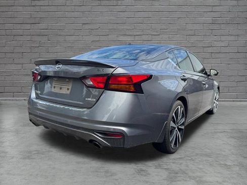 Certified 2021 Nissan Altima 2.0 SR FWD image 2