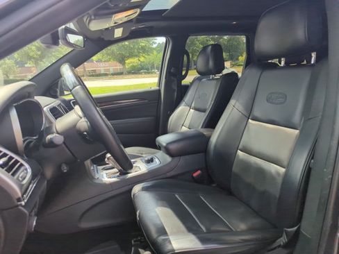 Used 2018 Jeep Grand Cherokee Overland AWD/4WD image 22
