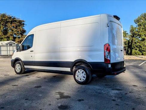 Used 2023 Ford E-Transit Medium Roof image 4