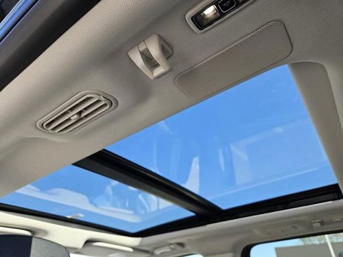 New 2025 Lincoln Navigator Reserve image 25