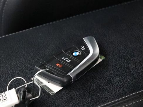Used 2022 BMW 330i xDrive Sedan w/ Premium Package AWD/4WD image 31