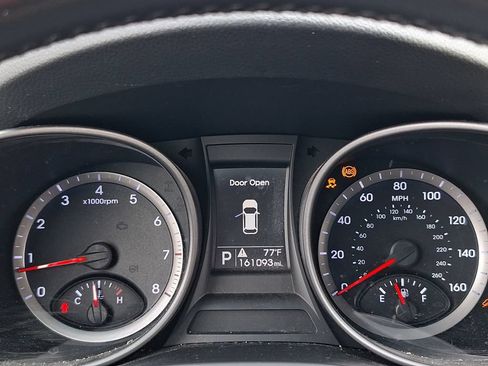 Used 2013 Hyundai Santa Fe Sport w/ Popular Equipment Pkg FWD image 9