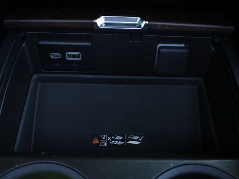 Certified 2024 GMC Yukon Denali Ultimate w/ LPO, Floor Liner Package AWD/4WD image 25
