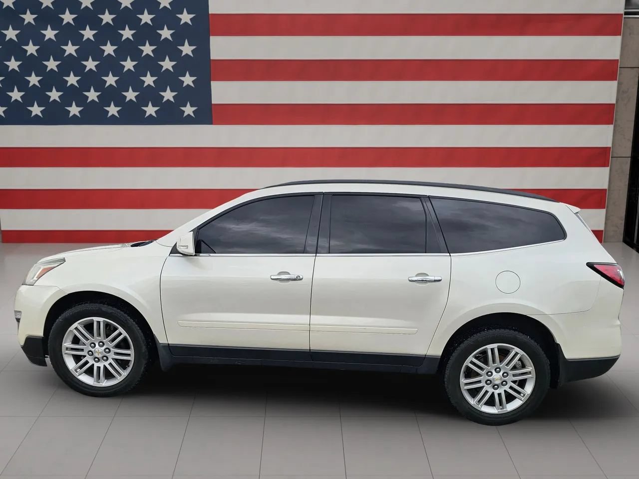 Used 2015 Chevrolet Traverse LT w/ Style and Technology Package FWD image 18