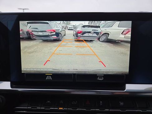 Used 2025 Chevrolet Silverado 1500 LT image 30