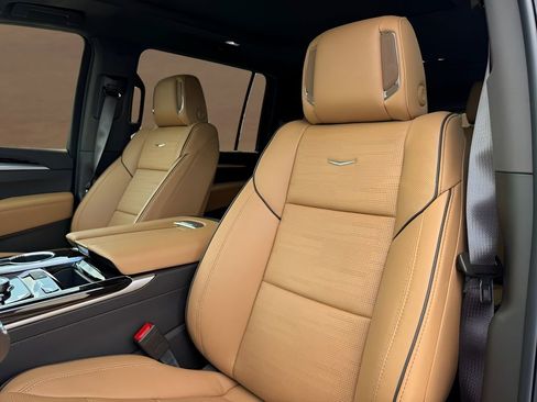 New 2026 Cadillac Escalade ESV Luxury w/ Touring Package AWD/4WD image 11