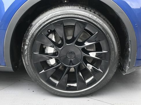 Used 2021 Tesla Model Y 2WD image 34