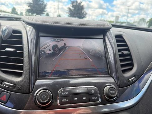 Used 2017 Chevrolet Impala LT FWD image 21