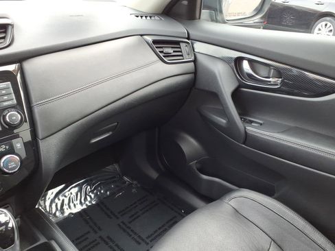 Used 2019 Nissan Rogue SL w/ Premium Package AWD/4WD image 25