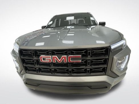 Used 2026 GMC Canyon Elevation image 2