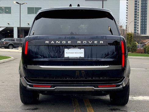 New 2026 Land Rover Range Rover Long Wheelbase SE AWD/4WD image 4