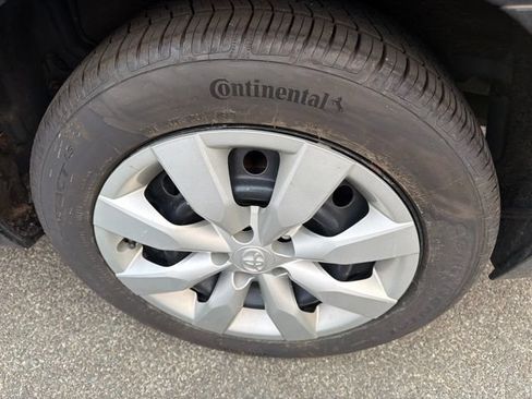 Used 2016 Toyota Corolla LE FWD image 10