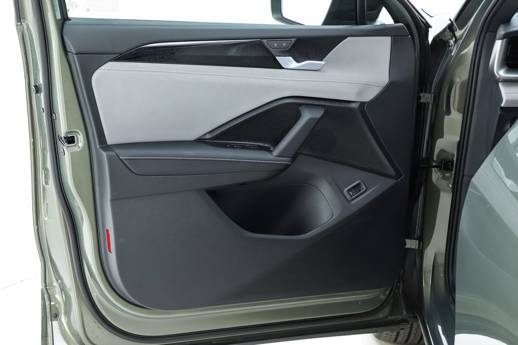 New 2026 Volkswagen Tiguan SE R-Line FWD image 57