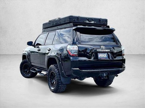 Used 2018 Toyota 4Runner TRD Off-Road Premium AWD/4WD image 12