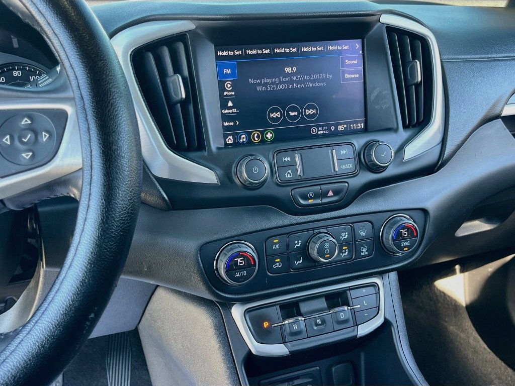 Used 2022 GMC Terrain SLT w/ Tech Package FWD image 14