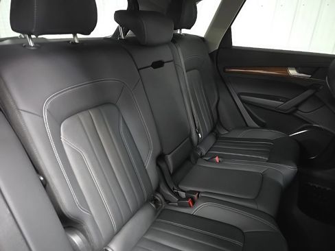 Used 2021 Audi Q5 2.0T Premium w/ Convenience Package AWD/4WD image 17