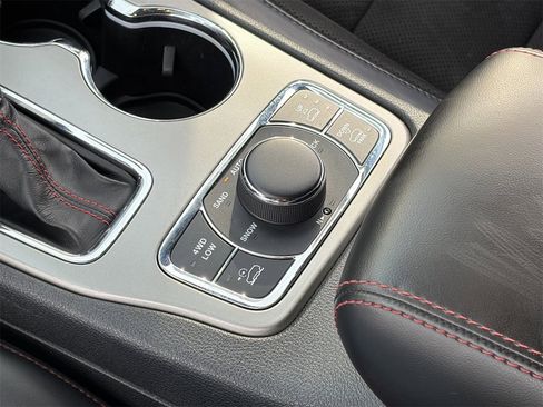 Used 2020 Jeep Grand Cherokee Trailhawk image 31