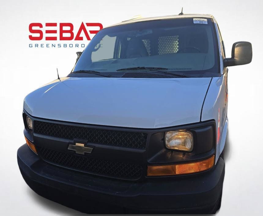 Used 2015 Chevrolet Express 2500 RWD image 3
