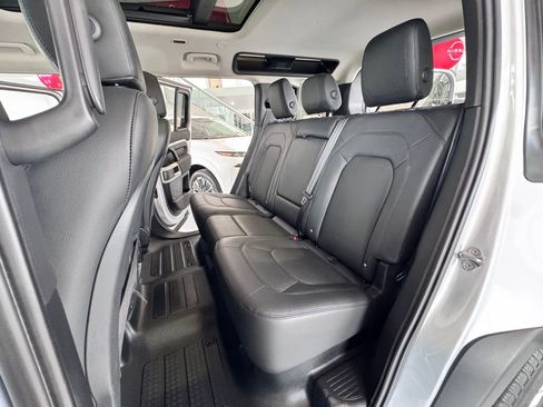 Used 2023 Land Rover Defender 110 S image 17